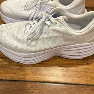 White Hoka Bondi 8 10.5 W